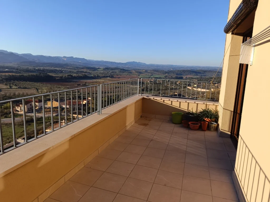 Millora i adequació de terrassa a Horta de Sant Joan